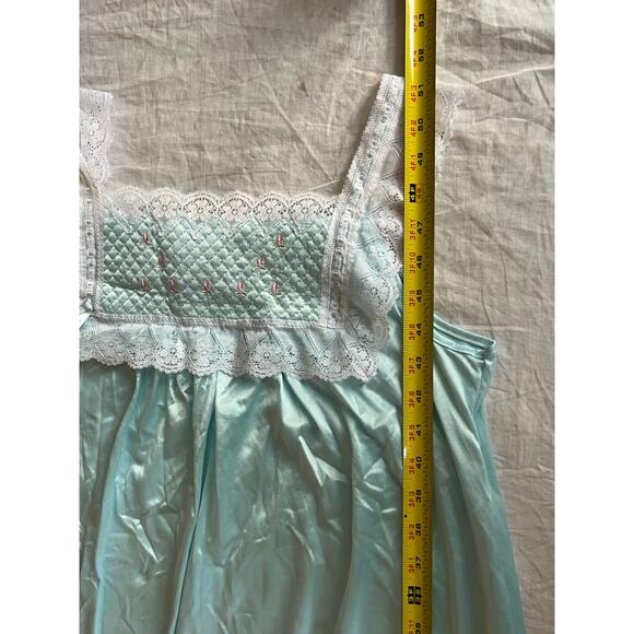 Dreamaway Vintage blue satin nightgown lace embroidered - Picture 6 of 6